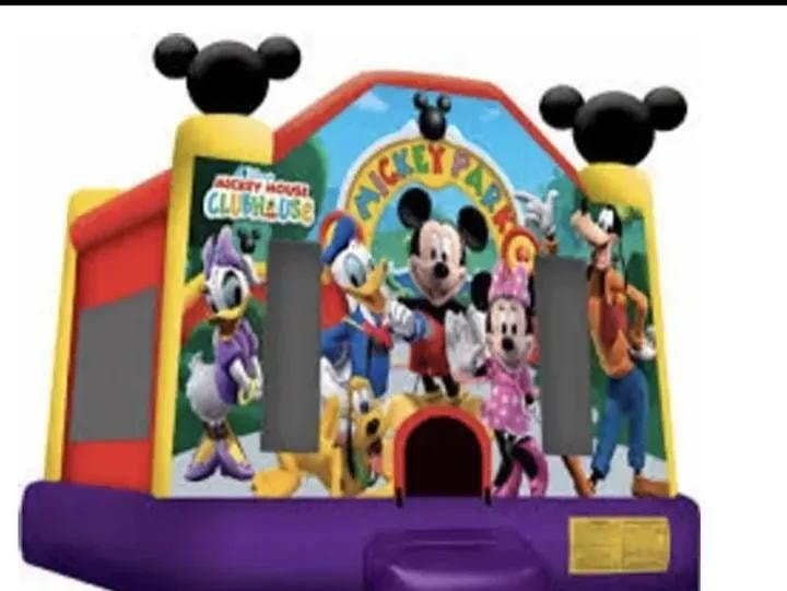 Inflatable bounce house party rental
